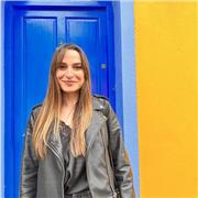 Laureata in Lingue straniere offre lezioni di inglese, conversazione e preparazione Cambridge per tutti i livelli e tutte le etá